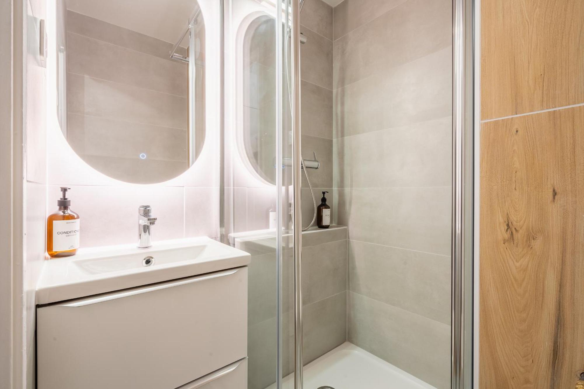 East-blue Appartement-luxury * Bussy-Saint-Georges